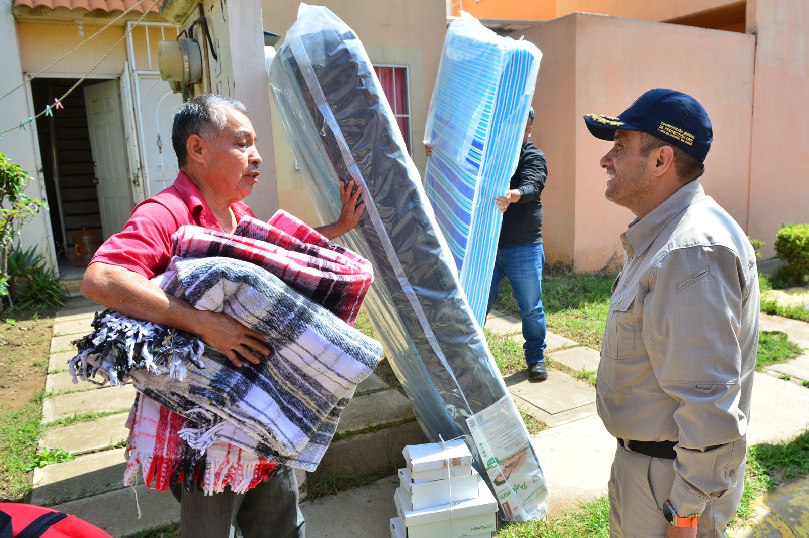 Gobierno del Edomex entrega apoyos a familias afectadas por inundaciones en Chalco – Eje19